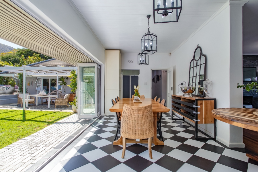 4 Bedroom Property for Sale in Vrykyk Western Cape